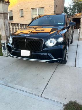 2024 Bentley Bentayga EWB V8