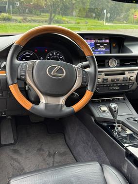 2013 Lexus ES 300h Base