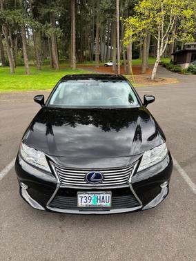 2013 Lexus ES 300h Base