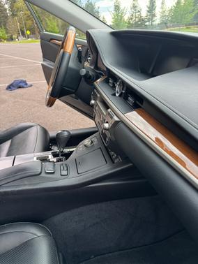 2013 Lexus ES 300h Base