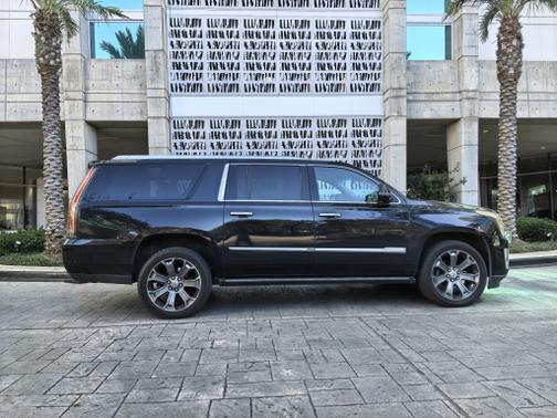 2018 Cadillac Escalade ESV Premium Luxury
