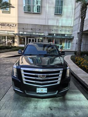 2018 Cadillac Escalade ESV Premium Luxury