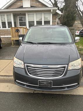 2014 Chrysler Town & Country Touring-L