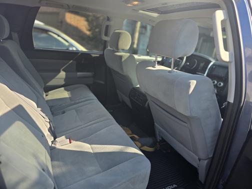 2018 Toyota Sequoia SR5
