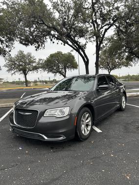 2016 Chrysler 300 Limited