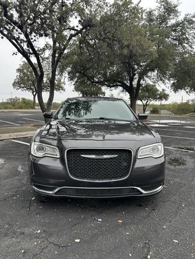 2016 Chrysler 300 Limited
