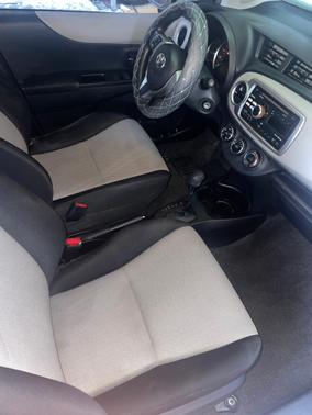 2013 Toyota Yaris LE