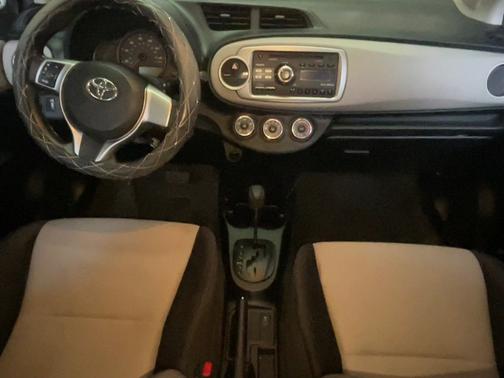 2013 Toyota Yaris LE