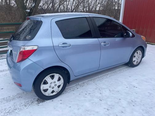 2013 Toyota Yaris LE