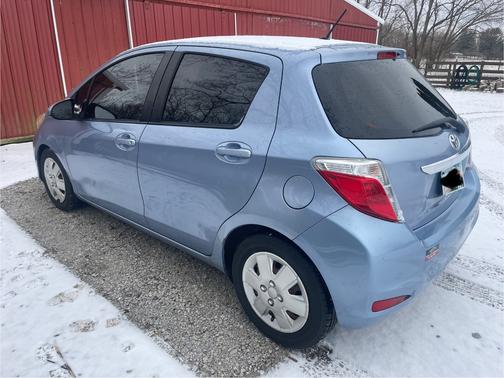 2013 Toyota Yaris LE