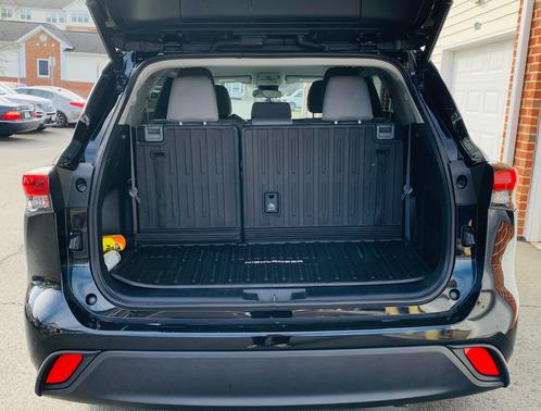 2022 Toyota Highlander LE