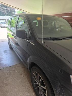 Black 2017 Dodge Grand Caravan SXT
