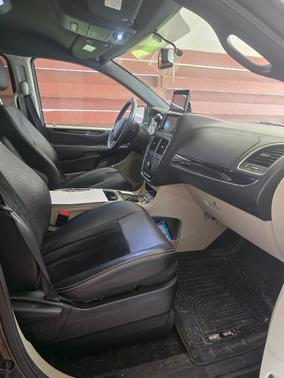 Black 2017 Dodge Grand Caravan SXT
