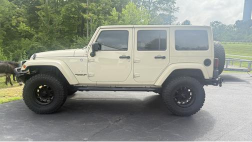 2011 Jeep Wrangler Unlimited Sahara