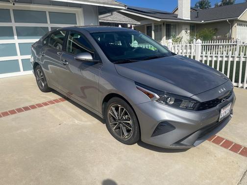 Silver 2023 Kia Forte LXS
