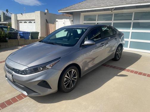 Silver 2023 Kia Forte LXS