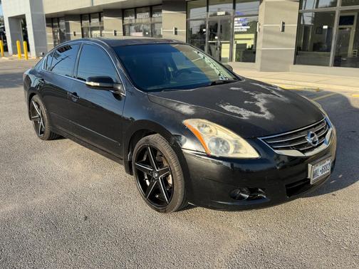 Black 2012 Nissan Altima 2.5 S