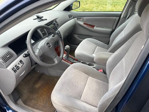 2005 Toyota Corolla LE