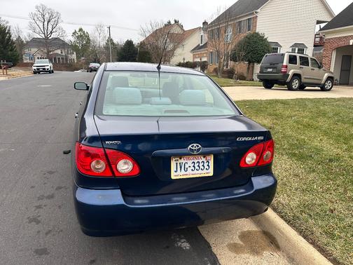 2005 Toyota Corolla LE