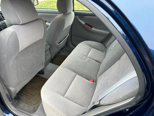 2005 Toyota Corolla LE