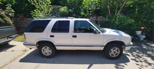 White 1995 Chevrolet Blazer Base
