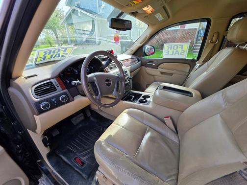 Black 2013 GMC Yukon XL 1500 SLT