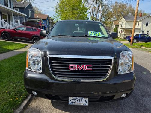 Black 2013 GMC Yukon XL 1500 SLT