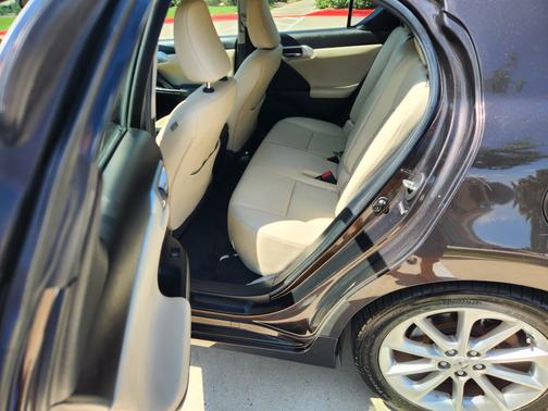 2011 Lexus CT 200h Base