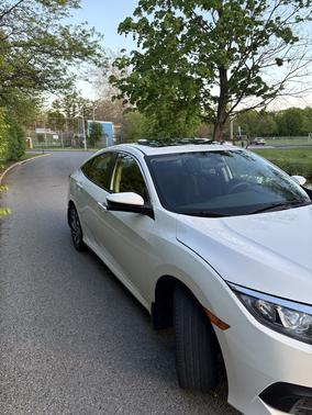 White 2018 Honda Civic EX