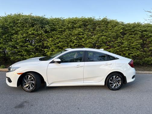 White 2018 Honda Civic EX