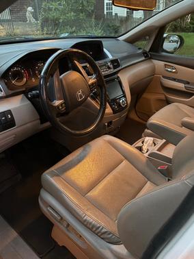 White 2015 Honda Odyssey EX-L