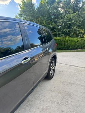 Gray 2016 Honda Pilot EX-L