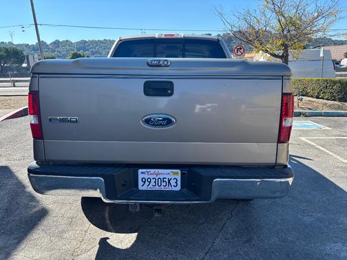 2005 Ford F-150 Lariat SuperCrew