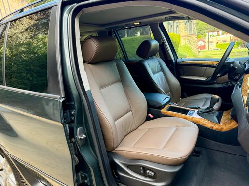 Green 2004 BMW X5 3.0i