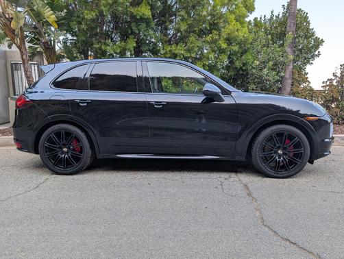 2013 Porsche Cayenne GTS