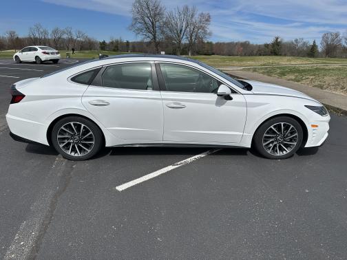 2022 Hyundai SONATA Limited