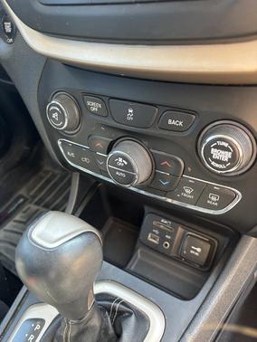 Gray 2016 Jeep Cherokee Limited
