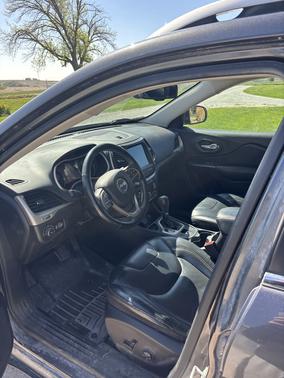 Gray 2016 Jeep Cherokee Limited