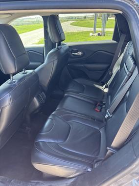 Gray 2016 Jeep Cherokee Limited