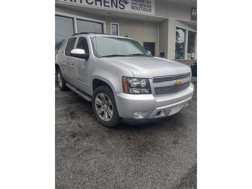 Silver 2013 Chevrolet Avalanche LTZ