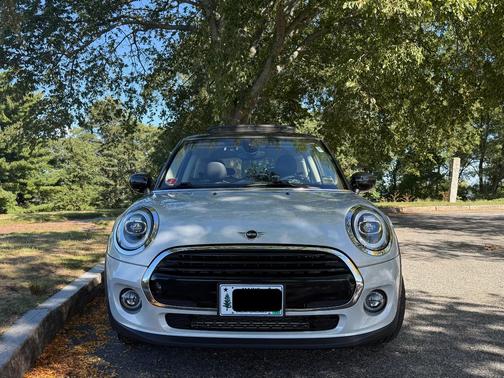 White 2021 MINI Hardtop Cooper