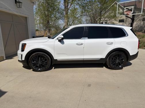 White 2021 Kia Telluride SX