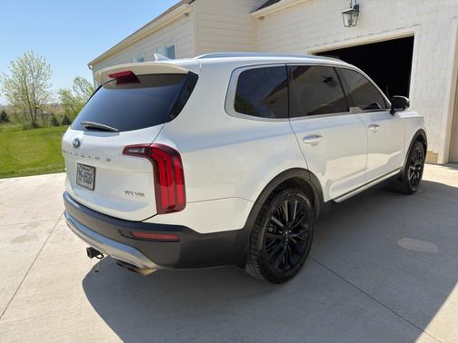 White 2021 Kia Telluride SX