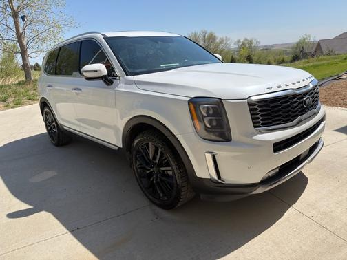 White 2021 Kia Telluride SX