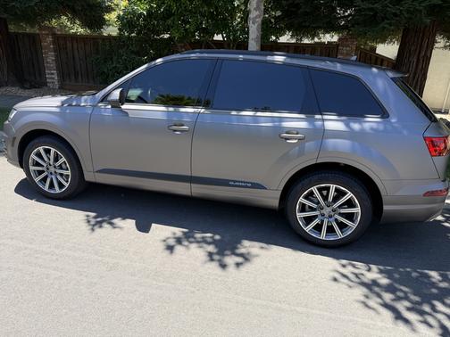 Gray 2019 Audi Q7 45 Premium Plus