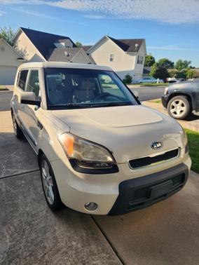 Beige 2010 Kia Soul !