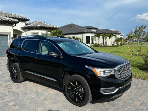 Black 2019 GMC Acadia Denali