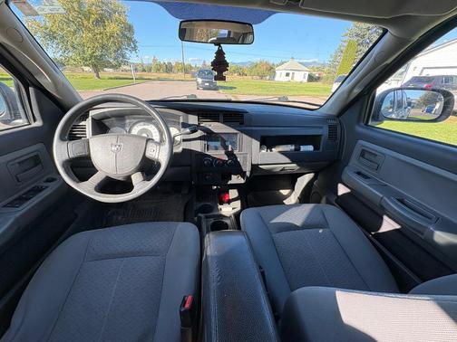 Silver 2008 Dodge Dakota SXT Quad Cab