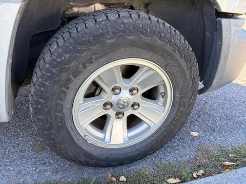 Silver 2008 Dodge Dakota SXT Quad Cab