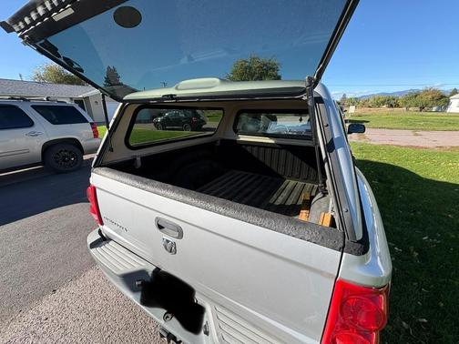 Silver 2008 Dodge Dakota SXT Quad Cab